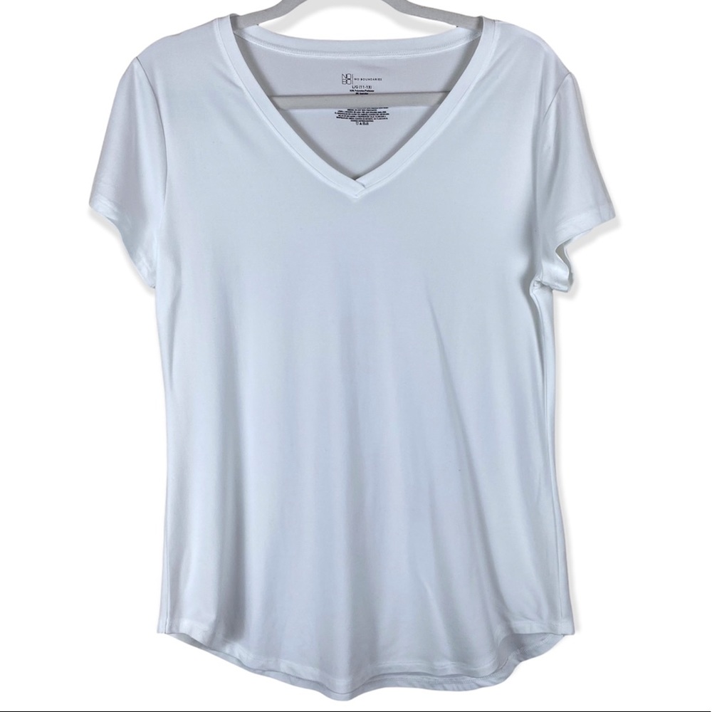 NWOT No Boundaries V-Neck Short Sleeve Basic White T-Shirt